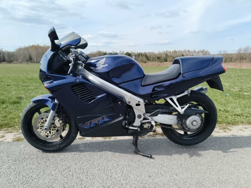 Honda VFR 750 RC36 II • 1996 • V4 • ZADBANA • GOTOWA DO JAZDY