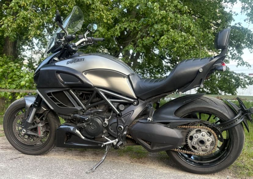 Twój prywatny Diab(v)el. Ducati Diavel Strada.