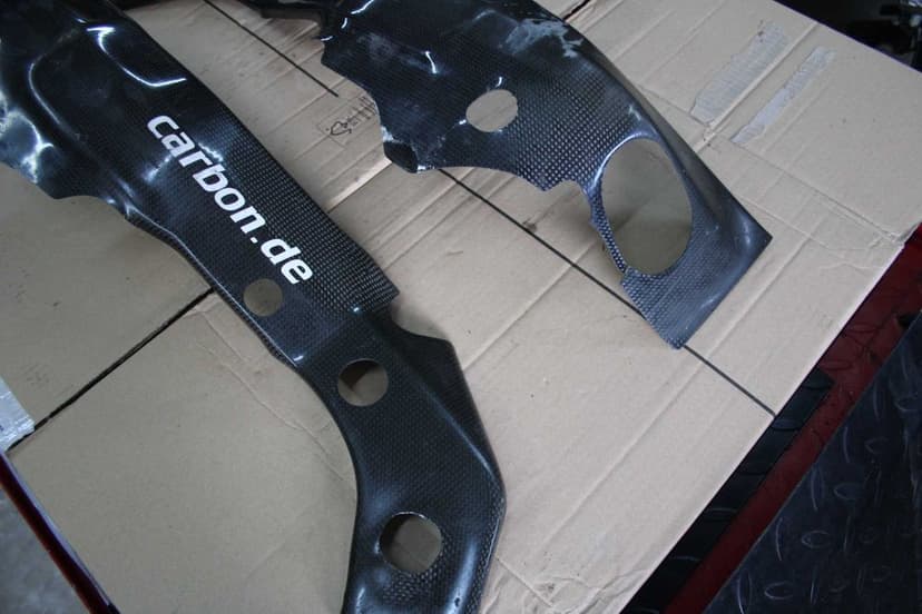 Osłony Na Ramę RAMA Carbon Suzuki GSXR 1000 K5 K6 05-06