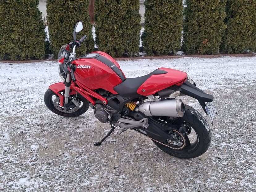 Ducati Monster 696