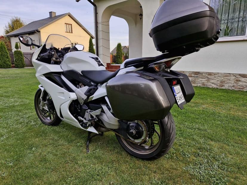 Honda VFR 800 F RC79 2014 wyposażona po serwisie