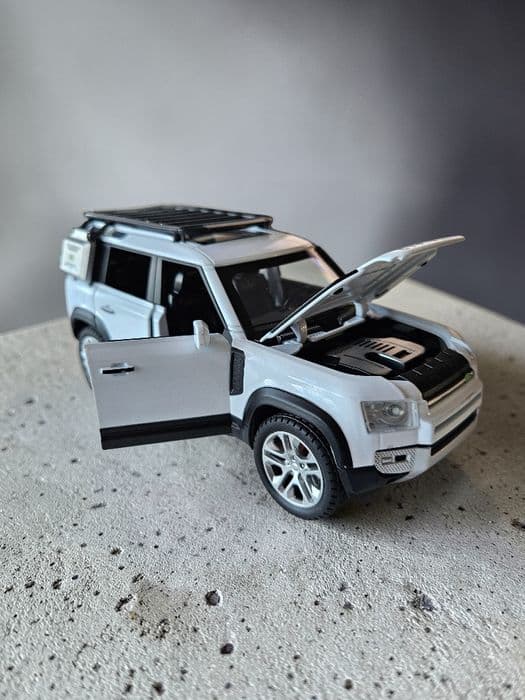 Model Land Rover Defender 110 (Biało-Czarny) Skala 1:24