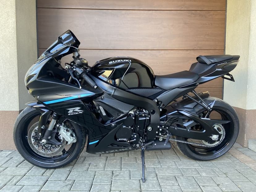 Suzuki GSX-R 600 * 2024 * lekko uszkodzony 3900 km
