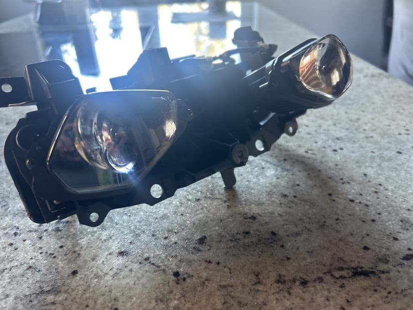 Yamaha MT-10 lampa reflektor przód