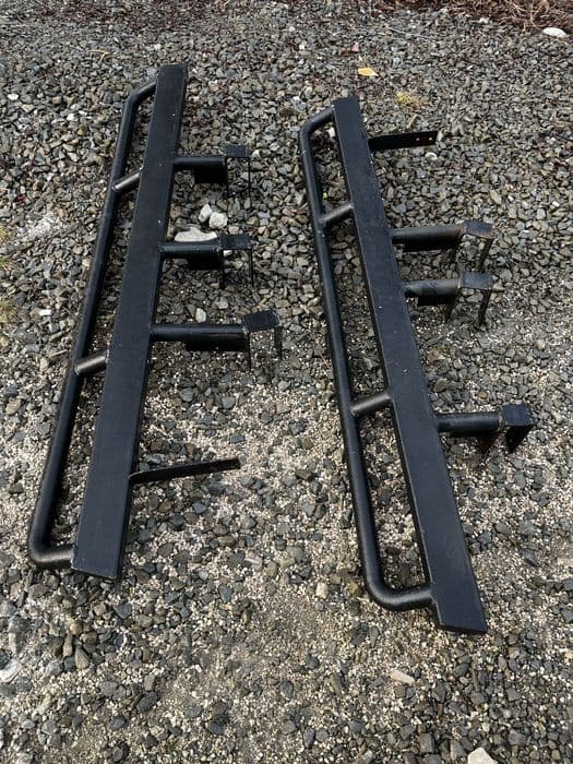 Progi stalowe Nissan Patrol long Y61 gu4