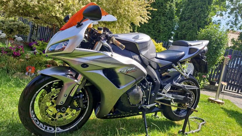 Honda cbr1000rr sc57b..