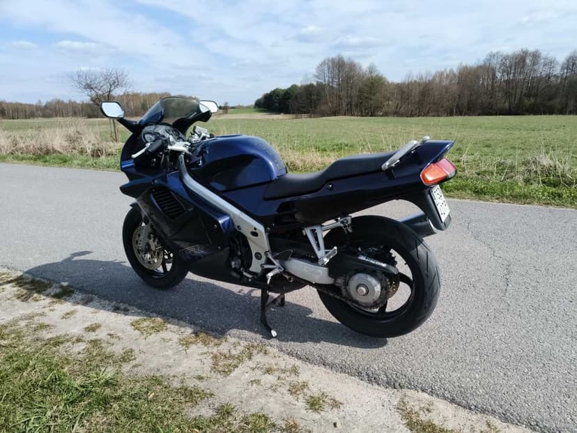 Honda VFR 750 RC36 II • 1996 • V4 • ZADBANA • GOTOWA DO JAZDY