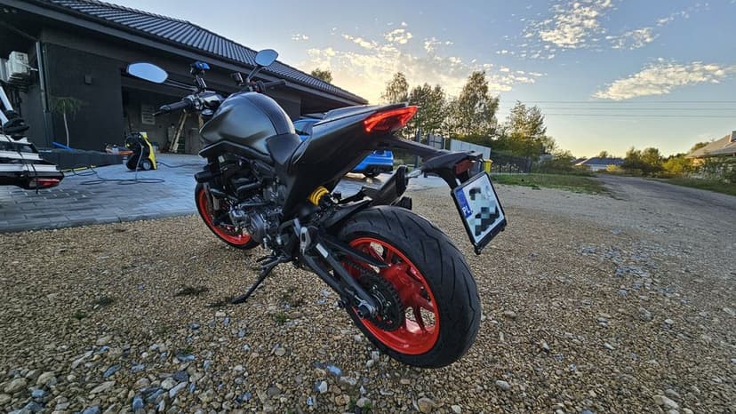 Ducati Monster wersja + 937