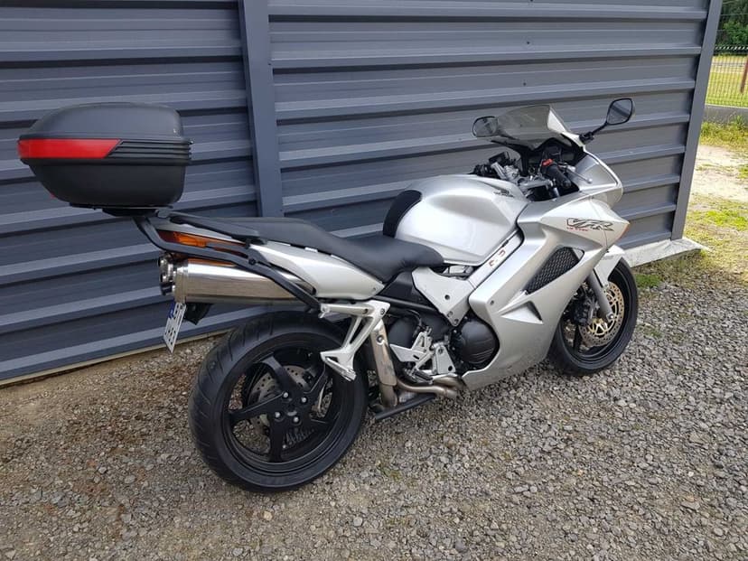 Honda VFR 800 V-Tec 03r RC46 Wtrysk FZS FZ8 GSXF 1250 GSF Bandit CBF
