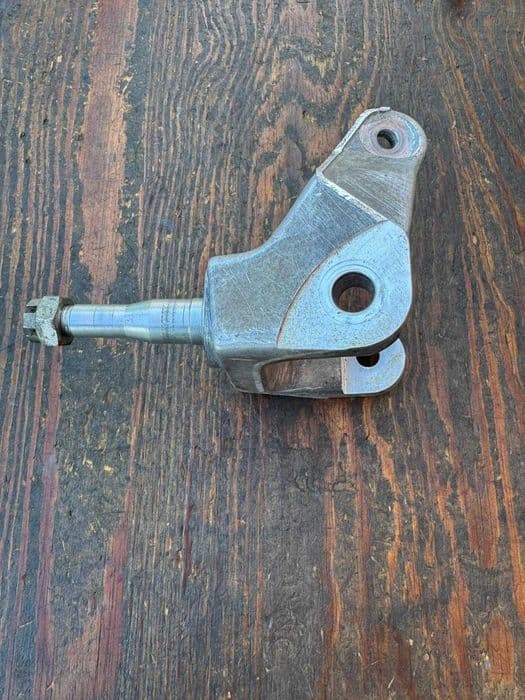 lewa zwrotnica przod przednia kola wahacza kawasaki KFX 700 r 04-11