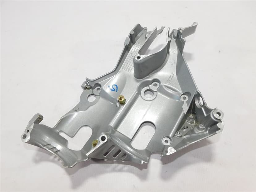 CZACHA CZASZA OWIEWKA PRZÓD DUCATI 749 999 03-06