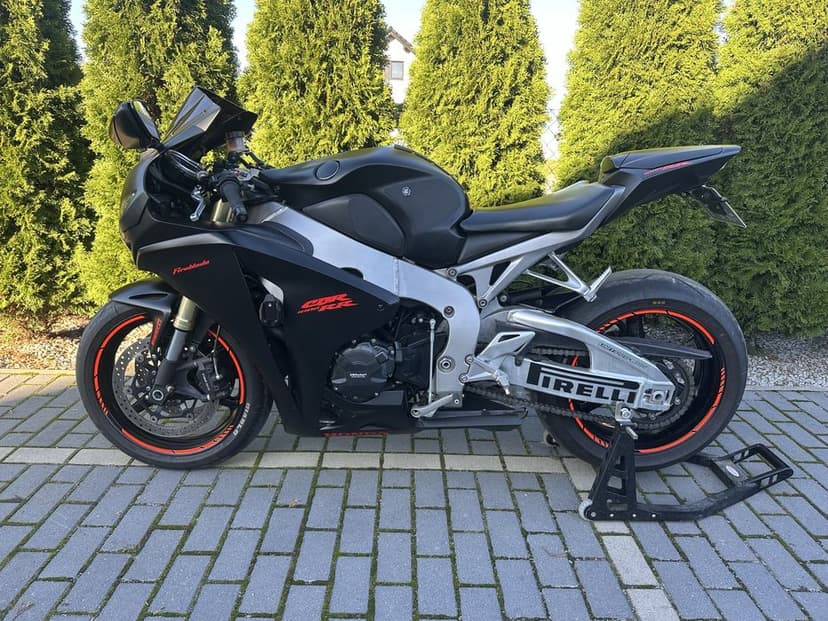 Honda CBR1000RR SC59 przebieg 35000km