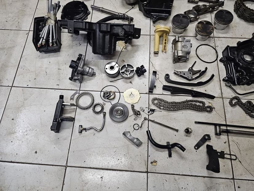 Kawasaki ZZR 1200 silnik części wał kapa skrzynia sprzęgło pompa korba