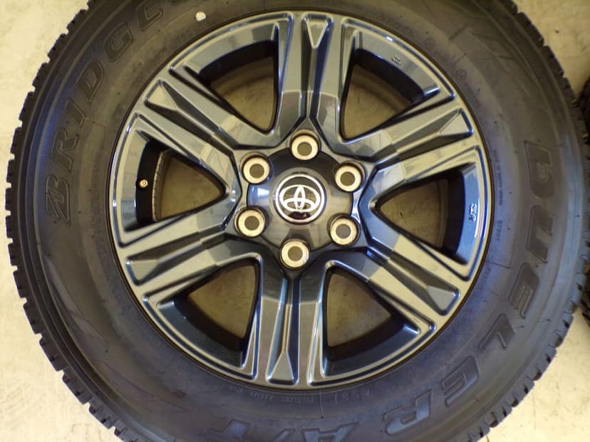 felgi aluminiowe toyota land cruiser 17 6x139,7 et30 nowe