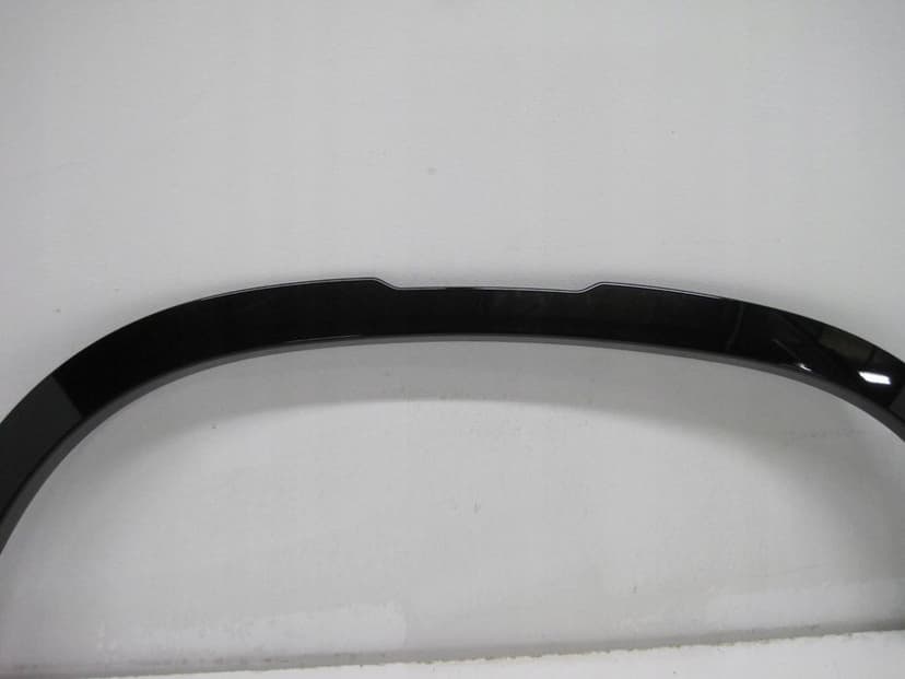 LISTWA BŁOTNIKA PRZEDNIA PRAWA LAND ROVER DEFENDER L8B2-16A074-BB