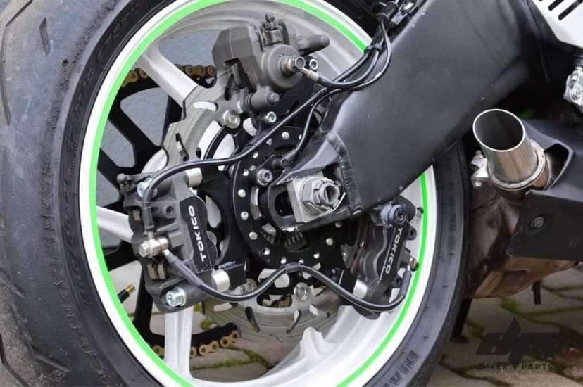Kawasaki ZX6R 636 stunt