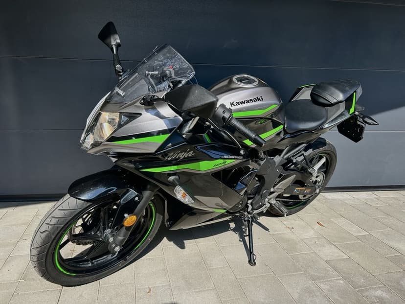 Kawasaki NINJA 125 rok 2025 przebieg 3473km kat. A, B