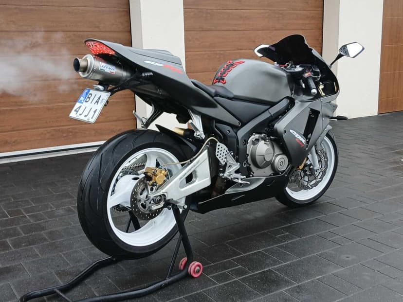 Honda CBR 600RR PC37 Na A2