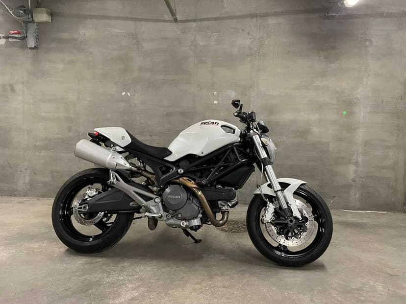 Ducati Monster 696  | 2008 | 4 tys. km | Stan bardzo dobry