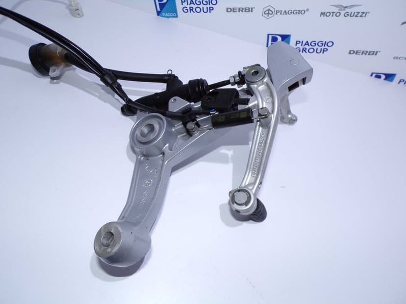 Set Prawy Pompa Paliwa Podnóżek Dźwignia Hamulca Aprilia RS660 Tuono