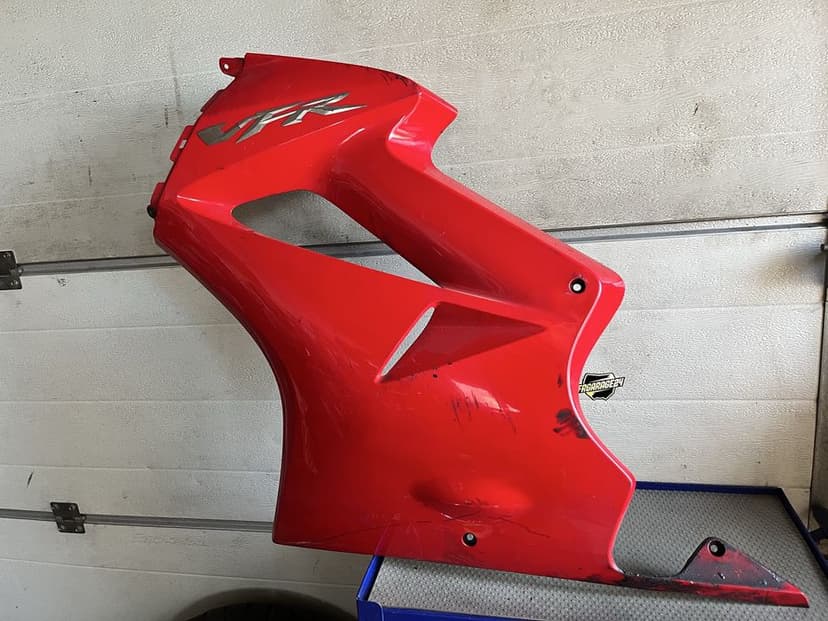 Lewy boczek honda vfr 800 rc46