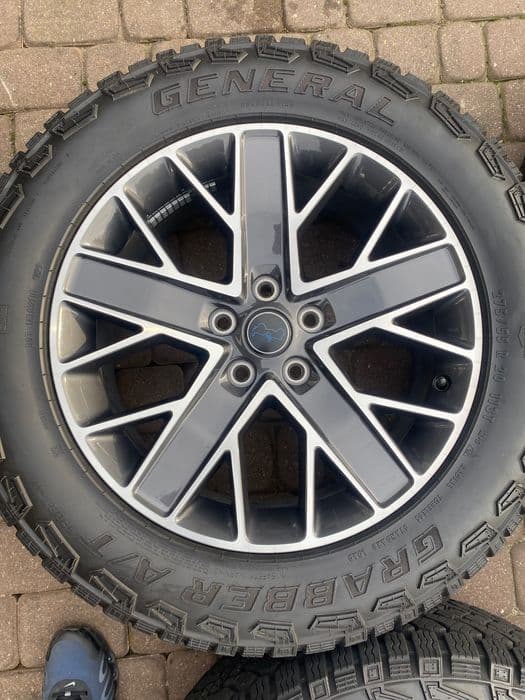 Koła 20/8 cali Jeep Wrangler Mopar