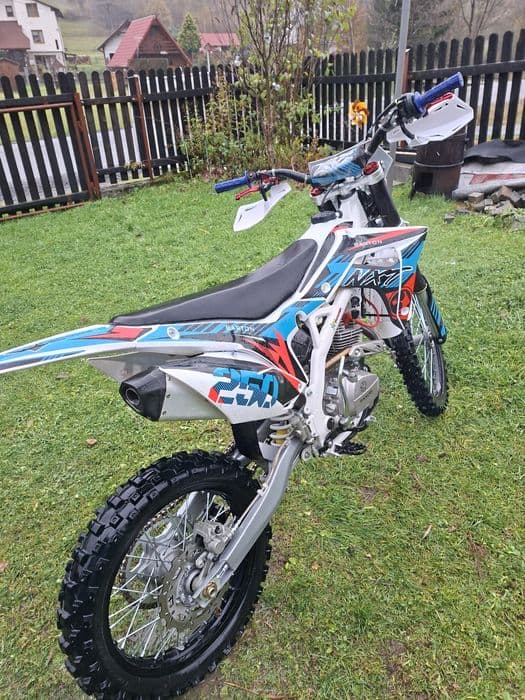 Cross Burton NXT 250