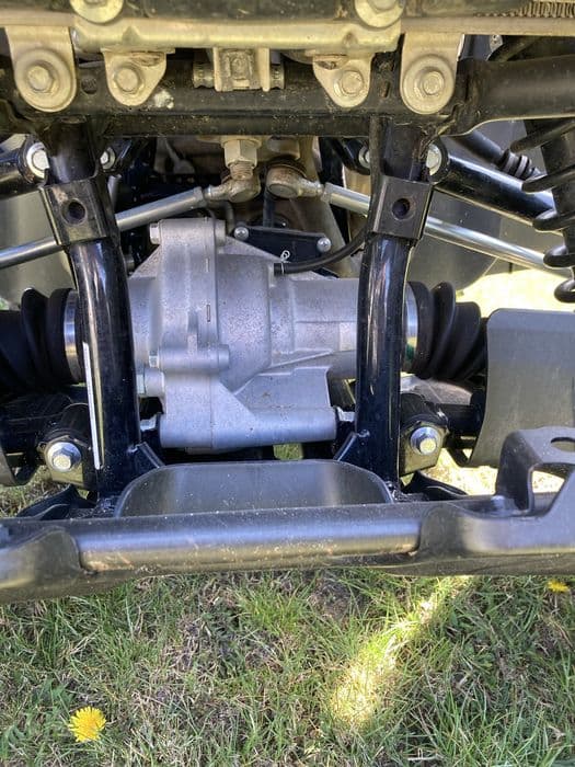 Yamaha grizzly 550 salonowa 2200km od nowosci