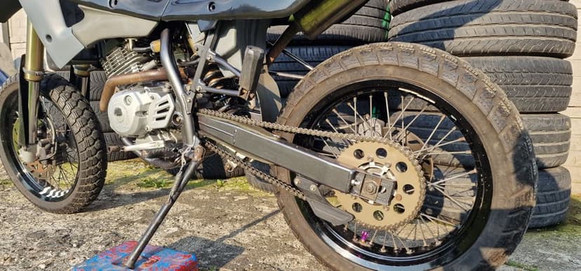 Husqvarna CH Racing WSM 125 4t  supermoto