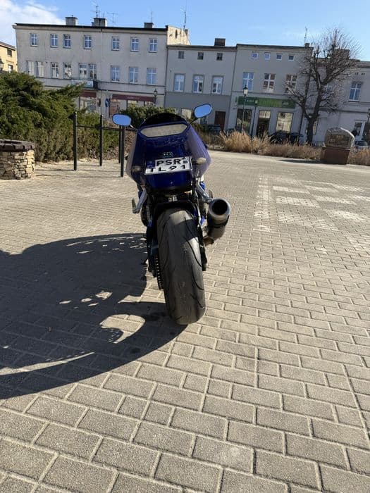 Motocykl Yamaha r1 rn-09