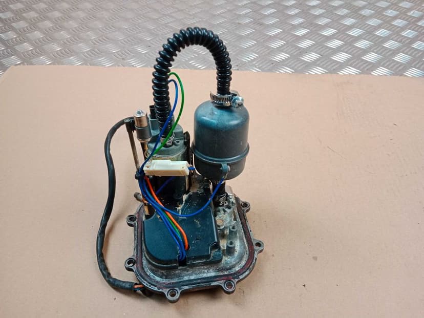 Aprilia RSV 1000 Tuono Pompa Paliwa 04-10