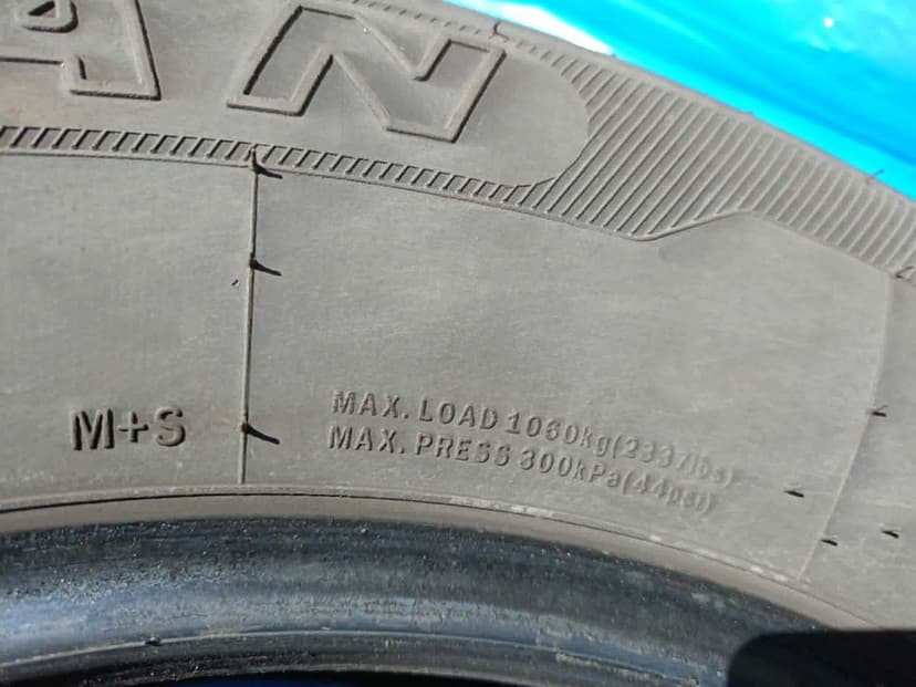2 opony 18” od Jeep Grand Cherokee