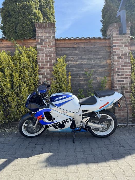Suzuki gsxr 600 srad