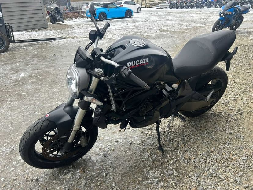 Ducati Monster 821 15 rok