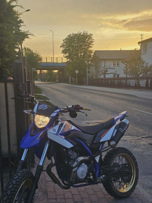 Sprzedam  yamaha wr 125 stan bardzo dobry  zadbany zarejestrowany niski przebieg