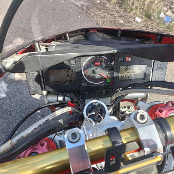 Aprilia tuono Zamiana na Turystyka lub choppera