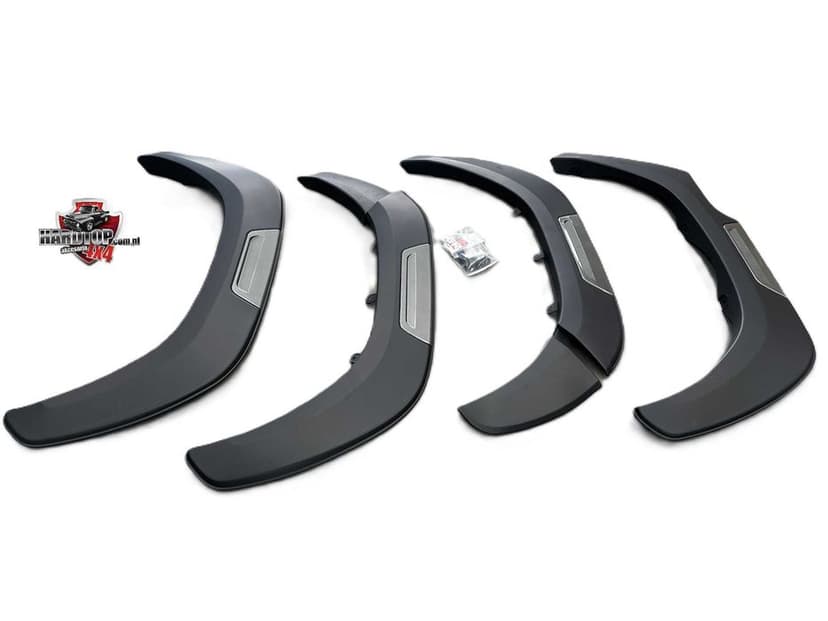 Poszerzenia Nadkoli  Fender Flares- Toyota Hilux Revo  2015 - 2021
