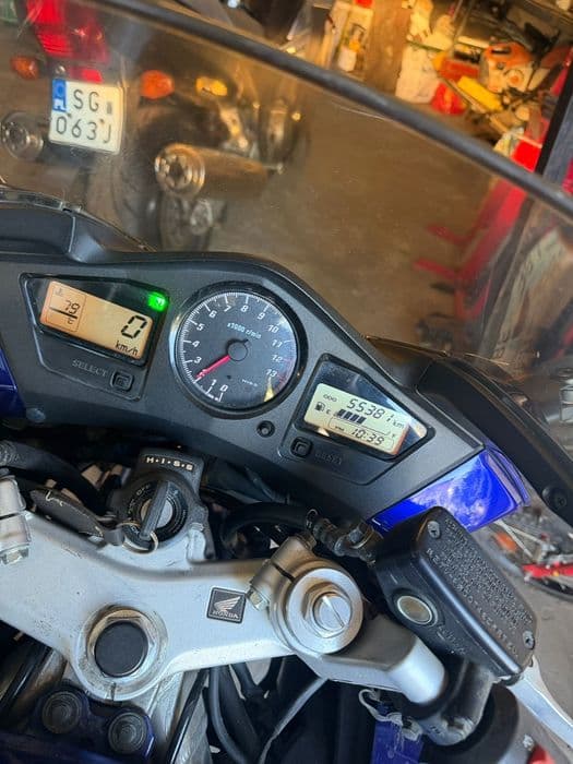Honda VFR 800 VTEC RC46 / super stan / niebieskie malowanie
