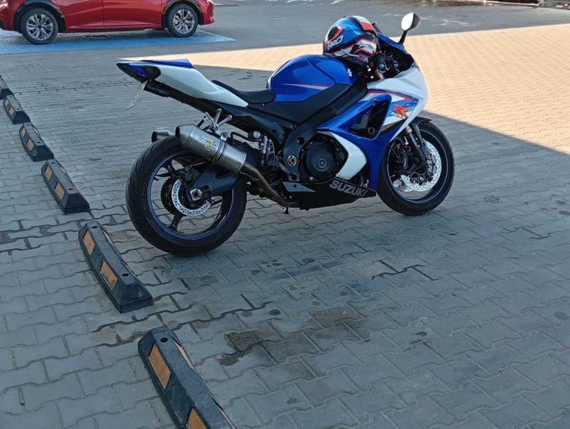 Suzuki gsxr k7 1000cc
