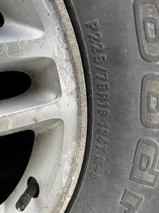 Koła 5 szt alufelga plus zapas z Jeep Cherokee 4.0 16'' 225/75/R16