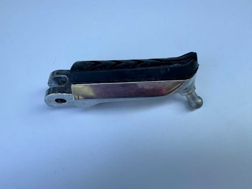 Aprilia podnóżek kierowcy RS660 Shiver Tuono Dorsoduro Tuareg