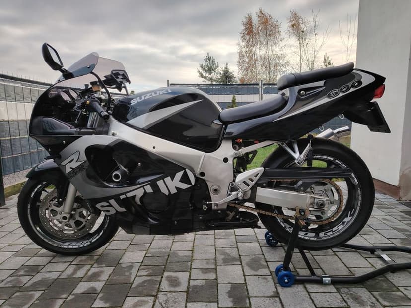 Suzuki GSXR 600. Mocny, 115km