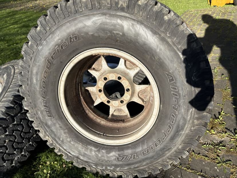 koła nissan patrol  bf goodrich AT 295/75R16