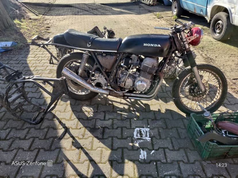 Honda cb750 k four + silniki cb550 ramy