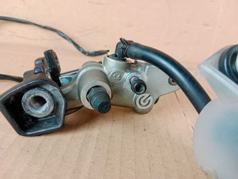 Ducati Multistrada 1200 S Pompa Hamulcowa Hamulca Brembo Przód 10-15