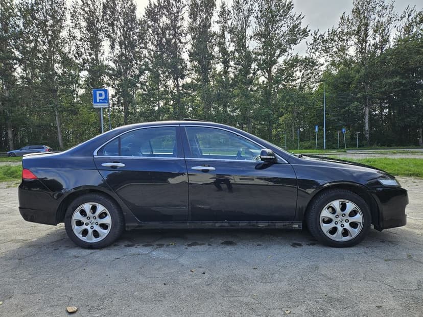 Honda Accord 2.0 benzyna Executive – polski salon