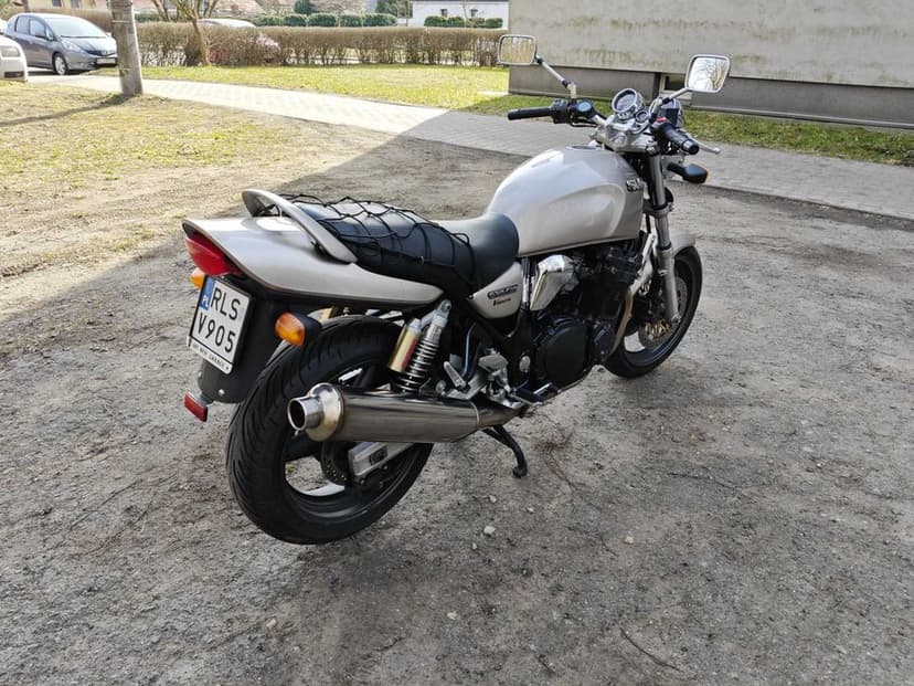 Suzuki GSX 750 Inazuma 1999 - 45 000 km