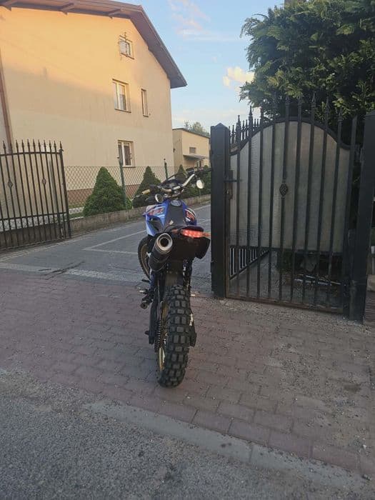 Sprzedam  yamaha wr 125 stan bardzo dobry  zadbany zarejestrowany niski przebieg