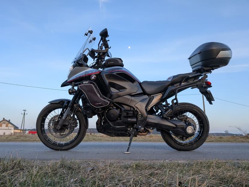 Honda vfr crosstuer 1200x