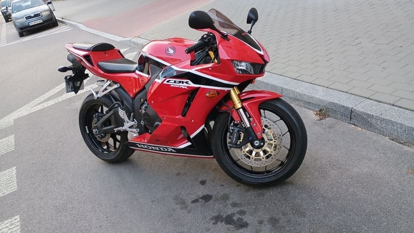 Honda cbr600rr 2018r niski przebieg  gwarancja !